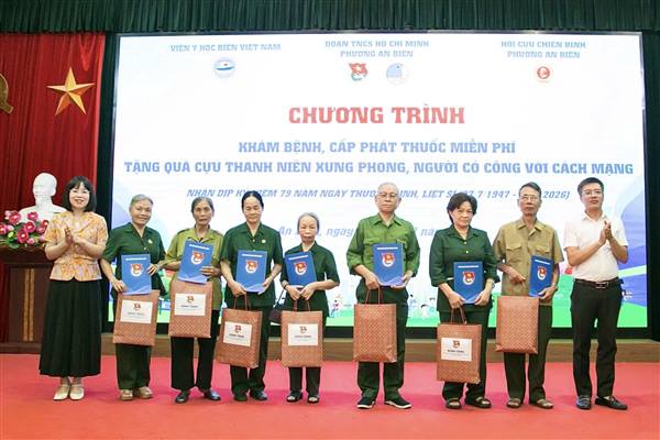 CHƯƠNG TRÌNH KHÁM BỆNH, CẤP PHÁT THUỐC MIỄN PHÍ, TRI ÂN NGƯỜI CÓ CÔNG VỚI CÁCH MẠNG
