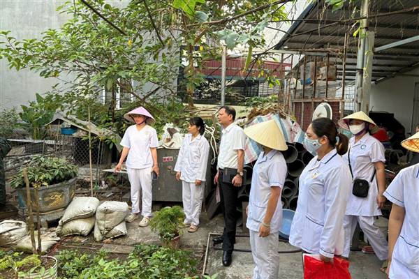 PHƯỜNG AN BIÊN TĂNG CƯỜNG GIÁM SÁT, XỬ LÝ Ổ DỊCH  SỐT XUẤT HUYẾT TẠI KHU VỰC NGÕ 512 – 562 NGUYỄN VĂN LINH
