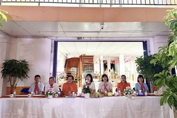 THƯỜNG TRỰC ĐẢNG ỦY PHƯỜNG AN BIÊN CHUNG VUI TẾT TRUNG THU CÙNG THIẾU NHI TỔ DÂN PHỐ 30