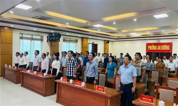 Phường An Dương tổ chức Lễ chào cờ và sinh hoạt dưới cờ tháng 10 năm 2025