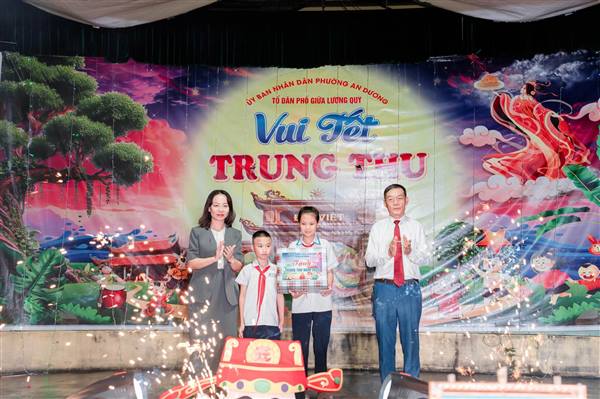 Ấm áp Tết Trung thu - Lan tỏa yêu thương đến mọi trẻ em trên địa bàn phường.