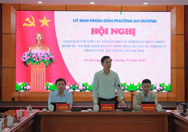 UBND phường An Dương tổ chức giao ban với các tổ dân phố về nhiệm vụ phát triển kinh tế - xã hội, đảm bảo an ninh trật tự và các nhiệm vụ trọng tâm (kỳ tháng 10/2025).
