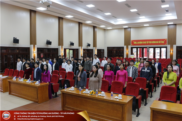 LỄ BẾ GIẢNG LỚP BỒI DƯỠNG NHẬN THỨC VỀ ĐẢNG KHÓA III VÀ LỚP BỒI DƯỠNG LÝ LUẬN CHÍNH TRỊ DÀNH CHO ĐẢNG VIÊN MỚI KHÓA II NĂM 2025