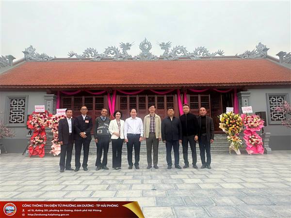 ĐỒNG CHÍ LÊ TIẾN CHÂU, ỦY VIÊN TRUNG ƯƠNG ĐẢNG, BÍ THƯ THÀNH ỦY HẢI PHÒNG TỚI DÂNG HƯƠNG TẠI DI TÍCH LỊCH SỬ ĐÌNH, MIẾU, ĐỀN ĐỒNG DỤ