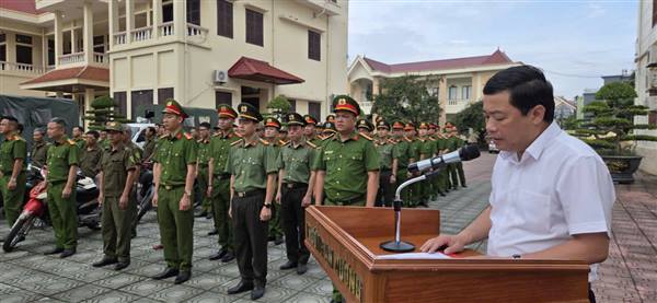 UBND Phường An Dương tổ chức Lễ ra quân tấn công, trấn áp tội phạm, bảo đảm an ninh, trật tự; bảo vệ tuyệt đối an ninh, an toàn Đại hội Đảng các cấp, các hoạt động kỷ niệm, các sự kiện chính trị quan trọng trên địa bàn phường.