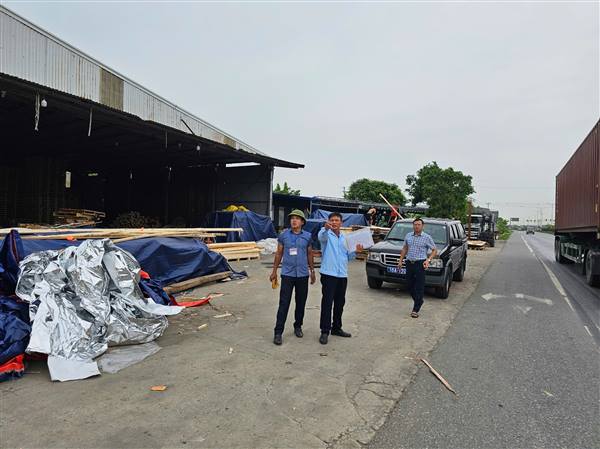 Phường An Dương triển khai các biện pháp chống tái lấn chiếm, vi phạm hàng lang an toàn giao thông đường Nguyễn Trường Tộ qua địa bàn.