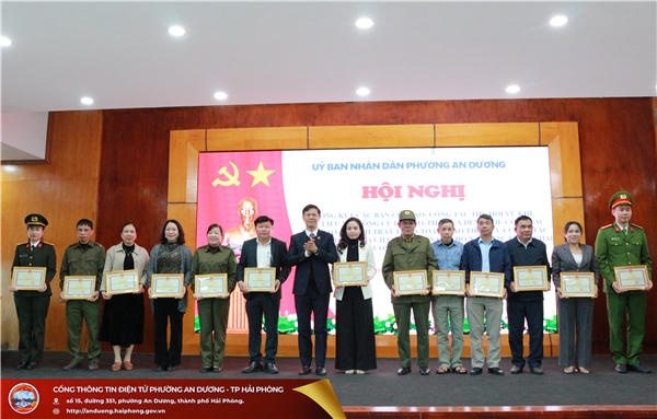 HỘI NGHỊ TỔNG KẾT CÔNG TÁC THU HỒI VŨ KHÍ, VẬT LIỆU NỔ, CÔNG CỤ HỖ TRỢ VÀ PHÁO; CÔNG TÁC XÂY DỰNG PHONG TRÀO TOÀN DÂN BẢO VỆ AN NINH TỔ QUỐC; BẢO ĐẢM AN NINH TRẬT TỰ, AN TOÀN GIAO THÔNG; CÔNG TÁC PHÒNG CHÁY, CHỮA CHÁY VÀ CỨU NẠN, CỨU HỘ TRÊN ĐỊA BÀN PHƯỜNG.