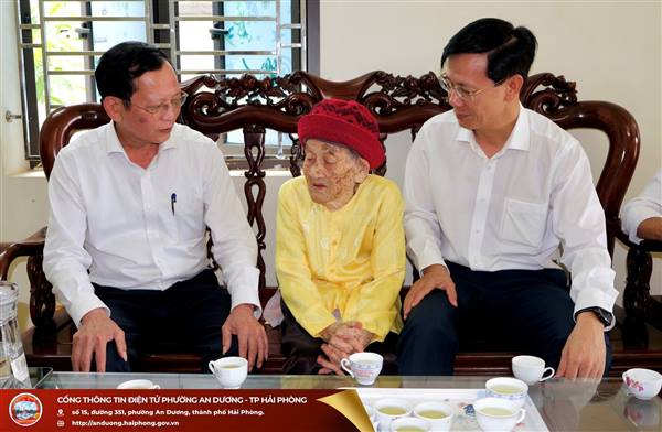 THĂM VÀ TẶNG QUÀ MẸ VIỆT NAM ANH HÙNG NHÂN DỊP KỶ NIỆM 51 NĂM NGÀY GIẢI PHÓNG MIỀN NAM, THỐNG NHẤT ĐẤT NƯỚC (30/4/1975 - 30/4/2026)