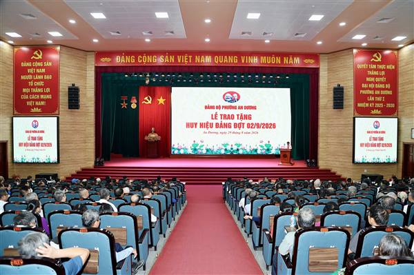 ĐẢNG ỦY PHƯỜNG AN DƯƠNG TỔ CHỨC LỄ TRAO TẶNG HUY HIỆU ĐẢNG ĐỢT 2/9/2026