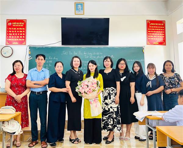 Trường THCS Đồng Thái đã tổ chức sinh hoạt chuyên môn cấp trường với các hoạt động: lên lớp, dự giờ và rút kinh nghiệm ở một số tiết học