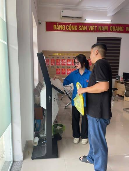 TUỔI TRẺ AN HẢI ĐỒNG HÀNH CÙNG NGƯỜI DÂN TẠI TRUNG TÂM PHỤC VỤ HÀNH CHÍNH CÔNG
