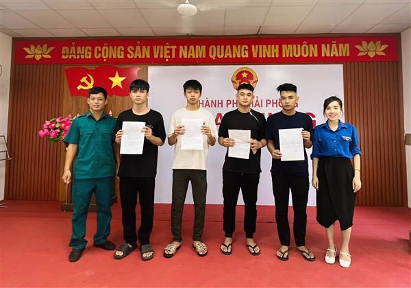 PHÁT HUY TRUYỀN THỐNG QUÊ HƯƠNG, TUỔI TRẺ AN HƯNG HĂNG HÁI VIẾT ĐƠN TÌNH NGUYỆN NHẬP NGŨ NĂM 2026.