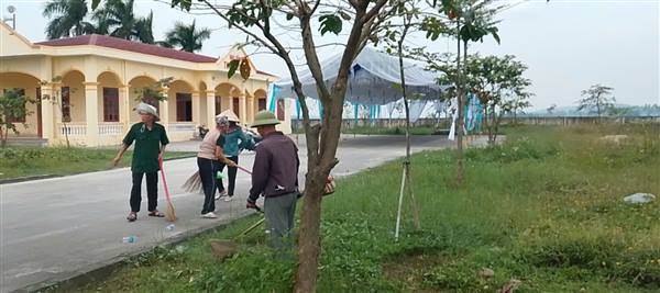 CÁC THÔN, KHU DÂN CƯ XÃ AN HƯNG ĐỒNG LOẠT RA QUÂN TỔNG VỆ SINH MÔI TRƯỜNG