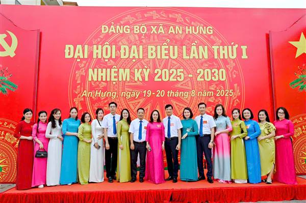 NHỮNG KHOẢNH KHẮC ĐẸP BÊN LỀ ĐẠI HỘI ĐẢNG BỘ XÃ AN HƯNG. 