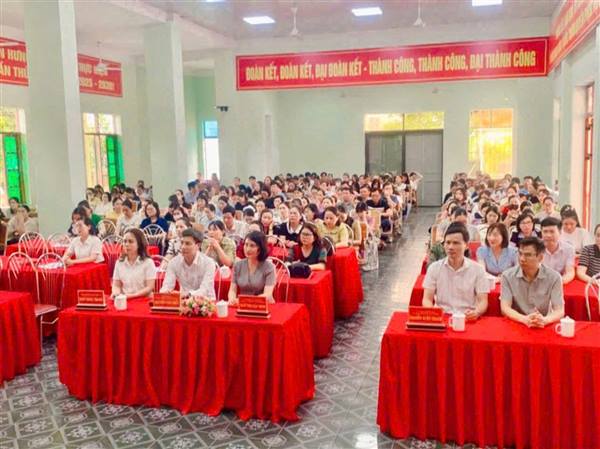 HỘI NGHỊ TẬP HUẤN LÝ LUẬN CHÍNH TRỊ HÈ CHO ĐỘI NGŨ CÁN BỘ, GIÁO VIÊN CÁC TRƯỜNG HỌC TRÊN ĐỊA BÀN XÃ AN HƯNG