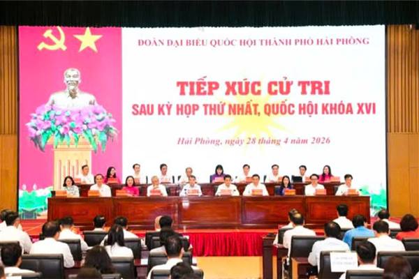 CỬ TRI XÃ AN HƯNG THAM DỰ HỘI NGHỊ TIẾP XÚC CỬ TRI TRỰC TUYẾN CỦA ĐOÀN ĐẠI BIỂU QUỐC HỘI THÀNH PHỐ SAU KỲ HỌP THỨ NHẤT, QUỐC HỘI KHÓA XVI