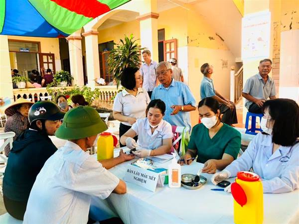 Công tác khám sức khỏe, sàng lọc bệnh miễn phí cho người cao tuổi tại địa điểm Trạm Y tế xã An Hưng - Điểm trạm số 2