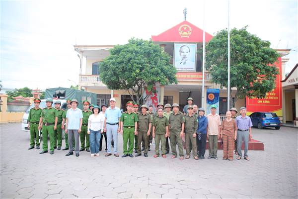 CÔNG TÁC LẬP LẠI TRẬT TỰ HÀNH LANG AN TOÀN GIAO THÔNG KHU VỰC CHỢ CÓC THẠCH LỰU