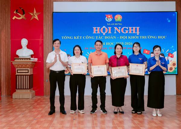 TỔNG KẾT CÔNG TÁC ĐOÀN - ĐỘI KHỐI TRƯỜNG HỌC NĂM HỌC 2025 - 2026 VÀ CHIẾN DỊCH THANH NIÊN TÌNH NGUYỆN HÈ NĂM 2026