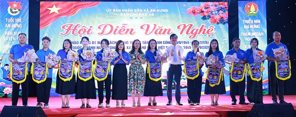 AN HƯNG: RỰC RỠ ĐÊM HỘI VĂN NGHỆ CHÀO MỪNG 81 NĂM CÁCH MẠNG THÁNG TÁM THÀNH CÔNG (19/8/1945 - 19/8/2026) VÀ QUỐC KHÁNH NƯỚC CỘNG HÒA XÃ HỘI CHỦ NGHĨA VIỆT NAM (02/9/1945 - 02/9/2026)