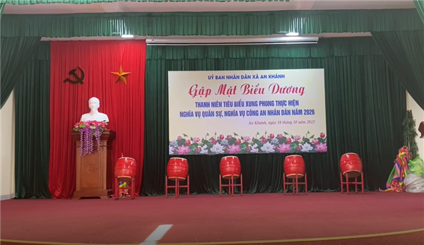 Gặp mặt biểu dương các thanh niên xã An Khánh tự nguyện thực hiện NVQS năm 2016.