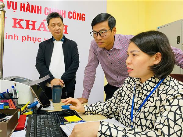 ĐẢNG UỶ XÃ AN KHÁNH TIẾP ĐOÀN GIÁM SÁT SỐ 3 CỦA UBKT THÀNH UỶ VỀ CÔNG TÁC CHUYỂN ĐỔI SỐ