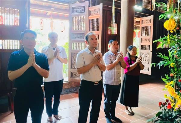 LÃNH ĐẠO XÃ THĂM, CHÚC MỪNG CÁC CƠ SỞ PHẬT GIÁO NHÂN DỊP ĐẠI LỄ PHẬT ĐẢN NĂM 2026
