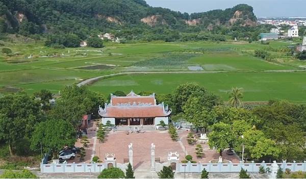 THÔNG BÁO về việc cấm kinh doanh, bán hàng tại khu vực khuôn viên cổng Di tích lịch sử Quốc gia Đền thờ Trần Tất Văn, thôn Nguyệt Áng, xã An Khánh 
