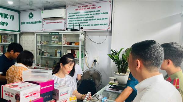 UBND xã An Khánh thành lập Đoàn kiểm tra liên ngành đối với các cơ sở hành nghề y, dược tư nhân và các lĩnh vực liên quan.