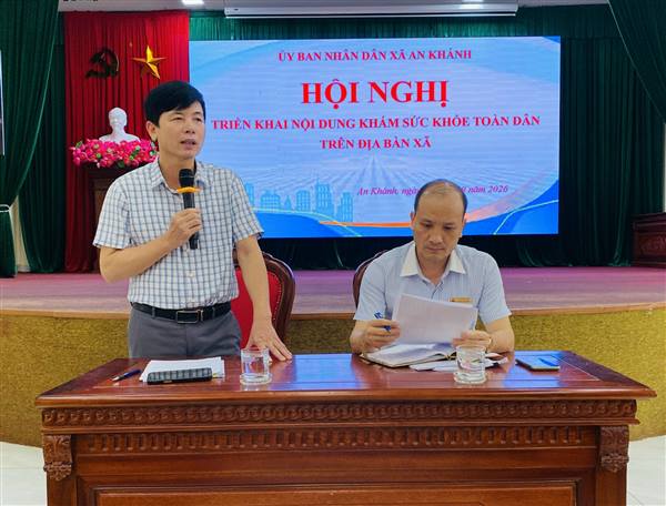 UBND xã tổ chức buổi làm việc triển khai nội dung khám sức khỏe toàn dân trên địa bàn xã.