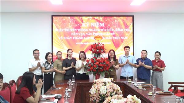 XÃ AN LÃO TỔ CHỨC GẶP MẶT KỶ NIỆM NGÀY TRUYỀN THỐNG CÁC NGÀNH XÂY DỰNG ĐẢNG, VĂN PHÒNG CẤP UỶ VÀ NGÀY THÀNH LẬP HỘI NÔNG DÂN VIỆT NAM