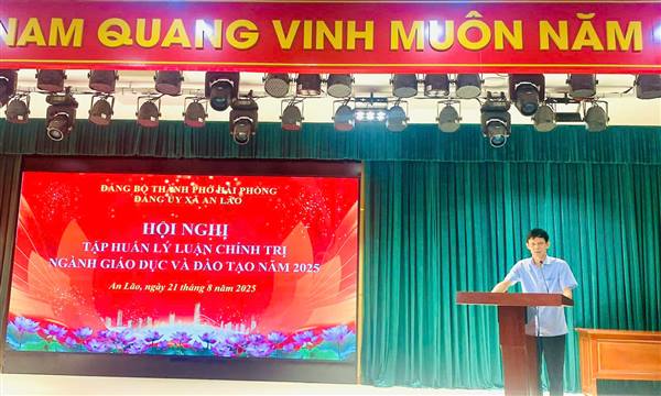 Hội nghị tập huấn lý luận chính trị cho đội ngũ cán bộ, giáo viên các trường học trên địa bàn xã năm 2025