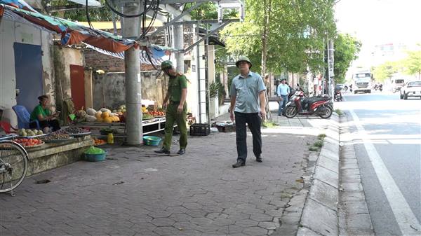 GIỮ ĐƯỜNG THÔNG, HÈ THOÁNG – BẢO ĐẢM TRẬT TỰ, AN TOÀN GIAO THÔNG