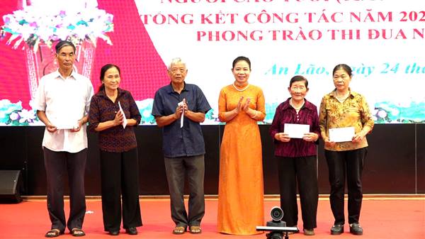XÃ AN LÃO TIẾP XÚC KỶ NIỆM NGÀY QUỐC TẾ NGƯỜI CAO TUỔI