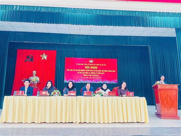 Đồng chí Ngô Thị Thanh Thuỷ, Bí thư Đảng ủy, chủ tịch HĐND xã An Lão cùng các ứng cử viên đại biểu HĐND xã khóa II đơn vị bầu cử số 1 tiếp xúc cử tri 3 thôn Lai Thượng, Lai Hạ, Kinh Xuyên