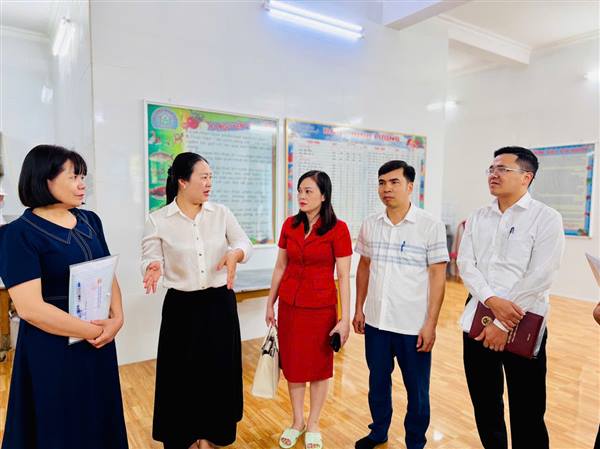 THƯỜNG TRỰC HĐND XÃ GIÁM SÁT CHUYÊN ĐỀ TẠI TRƯỜNG MẦM  NON TRƯỜNG SƠN. 