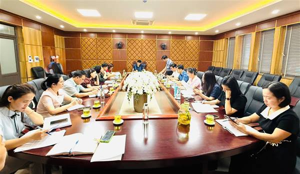 ĐỒNG CHÍ NGUYỄN VĂN QUANG - PHÓ BÍ THƯ THƯỜNG TRỰC ĐẢNG ỦY XÃ LÀM VIỆC VỚI BAN THƯỜNG TRỰC UBMTTQVN VÀ CÁC CƠ QUAN  ĐẢNG