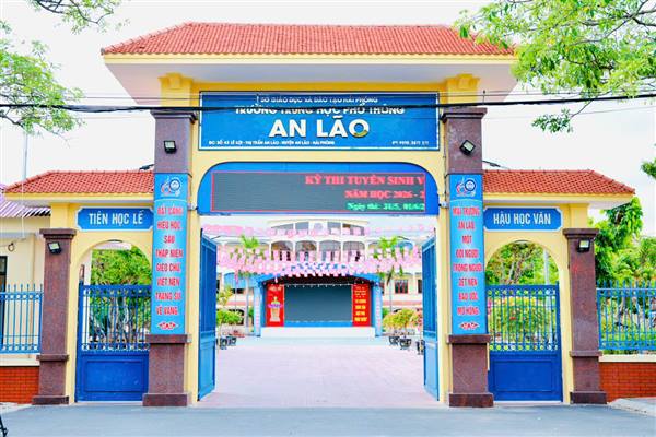 ĐỒNG CHÍ ĐINH THÀNH ĐỒNG, PBT ĐẢNG ỦY, CHỦ TỊCH UBND XÃ KIỂM TRA CÔNG TÁC CHUẨN BỊ KỲ THI TỐT NGHIỆP THPT NĂM 2026