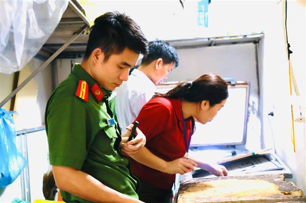 ĐOÀN KIỂM TRA LIÊN NGÀNH XÃ AN LÃO KIỂM TRA CÔNG TÁC BẢO ĐẢM AN TOÀN THỰC PHẨM TẠI CÁC CƠ SỞ SẢN XUẤT, KINH DOANH THỰC PHẨM 