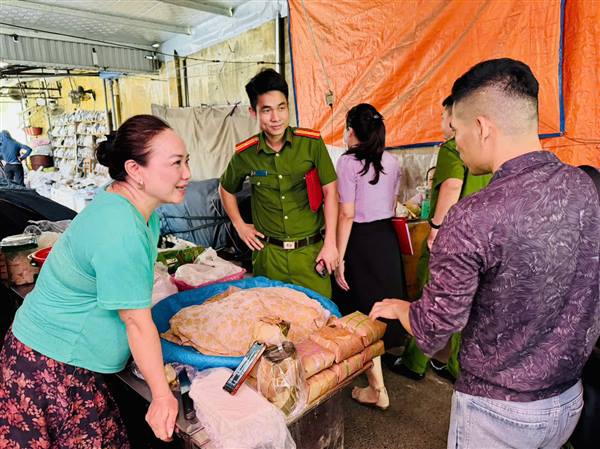 🇻🇳 XÃ AN LÃO: TIẾP TỤC KIỂM TRA, GIÁM SÁT CÔNG TÁC BẢO ĐẢM AN TOÀN THỰC PHẨM