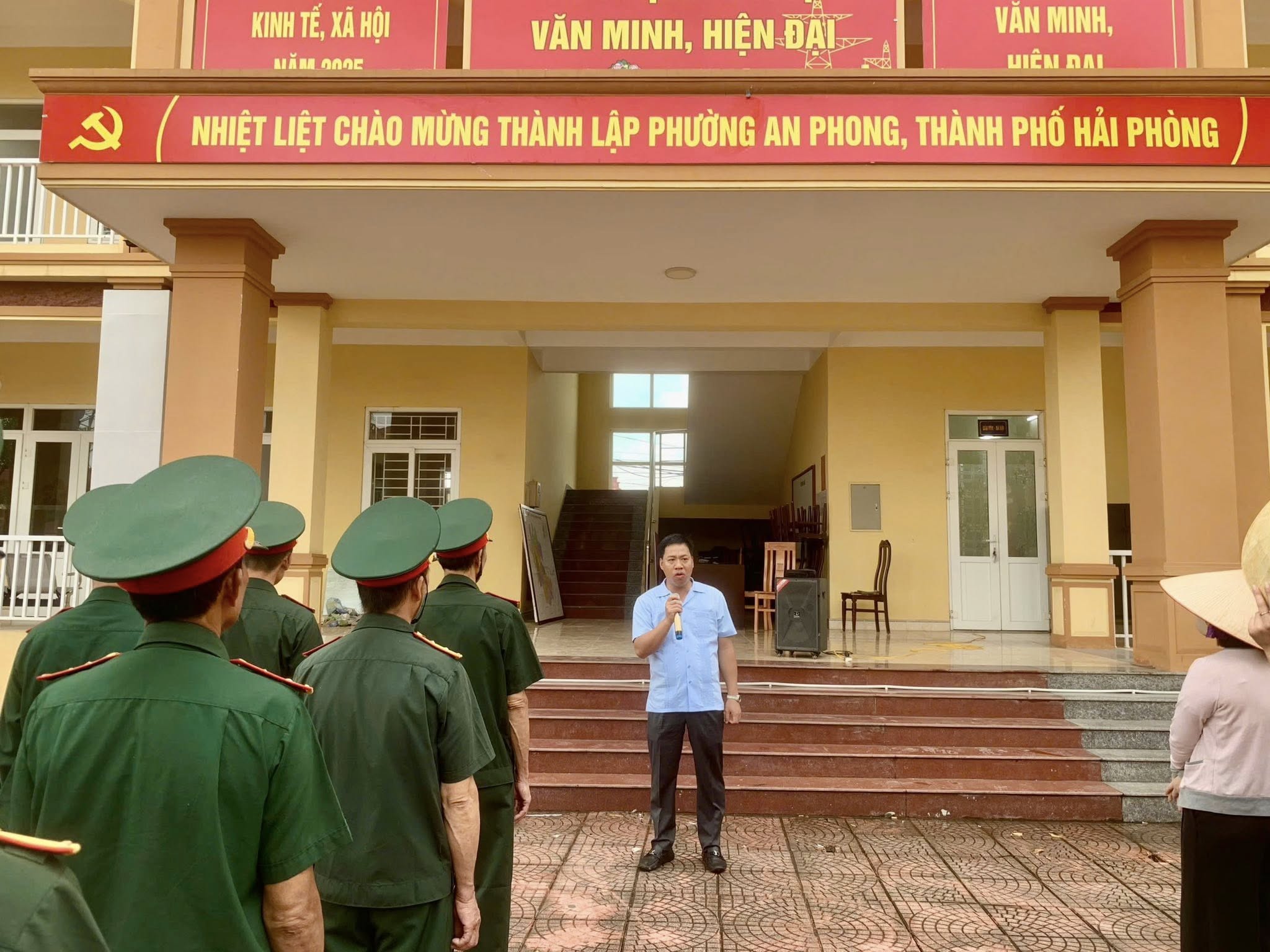 Đ/c: Lâm Văn Đạt - Chủ tịch UBND phường 