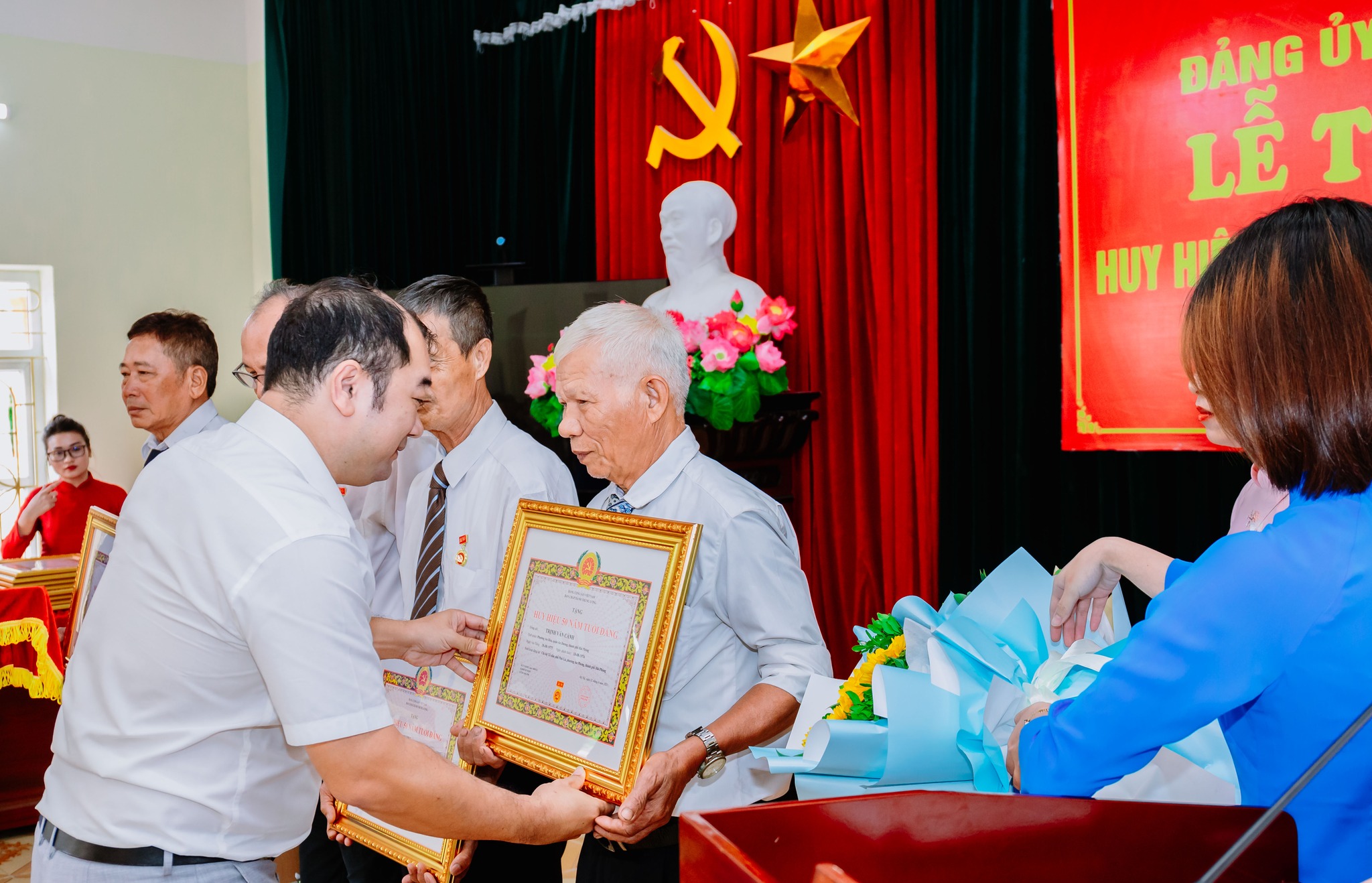 Nhấn vào ảnh để phóng to