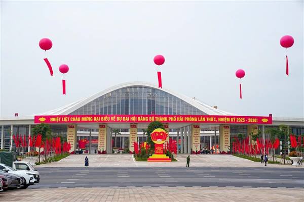 Đại hội đại biểu Đảng bộ thành phố Hải Phòng lần thứ I, nhiệm kỳ 2025 – 2030 có 445 đại biểu chính thức tham dự.