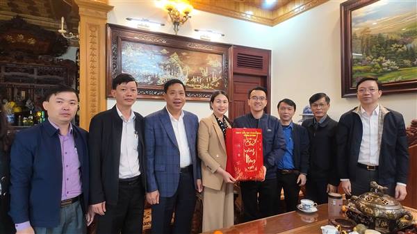 Phường An Phong thăm, tặng quà gia đình chính sách, người có công dịp Tết Nguyên đán Bính Ngọ