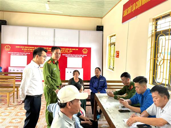 Phường An Phong đẩy mạnh triển khai cao điểm cài đặt, sử dụng Sổ sức khỏe điện tử trên ứng dụng VNeID