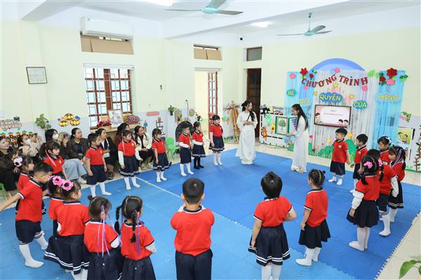 Trường Mầm non Phú Điền và Mầm non Cộng Hòa phối hợp tổ chức sinh hoạt chuyên môn liên trường năm học 2025 – 2026