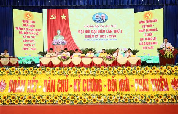 Phiên làm việc thứ nhất Đại hội Đại biểu Đảng bộ xã An Phú lần thứ I, nhiệm kỳ 2025-2030