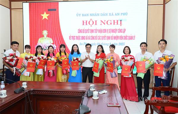 Công bố quyết định bổ nhiệm viên chức quản lý đơn vị sự nghiệp giáo dục công lập