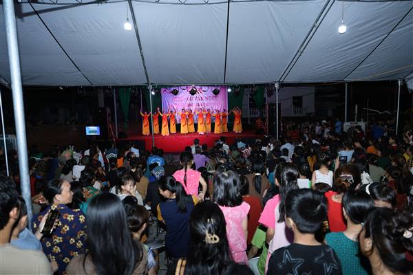 Thôn Cổ Pháp tổ chức giao lưu bóng đá và tổng kết hoạt động hè cho các cháu thiếu niên nhi đồng