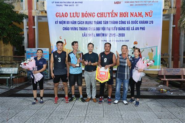 Giải bóng chuyền chào mừng 80 năm Cách mạng Tháng Tám và Quốc khánh 2/9